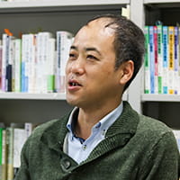 石山氏